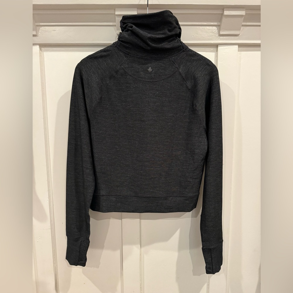 Like New Prana Turtleneck Base Layer Size M - image 1